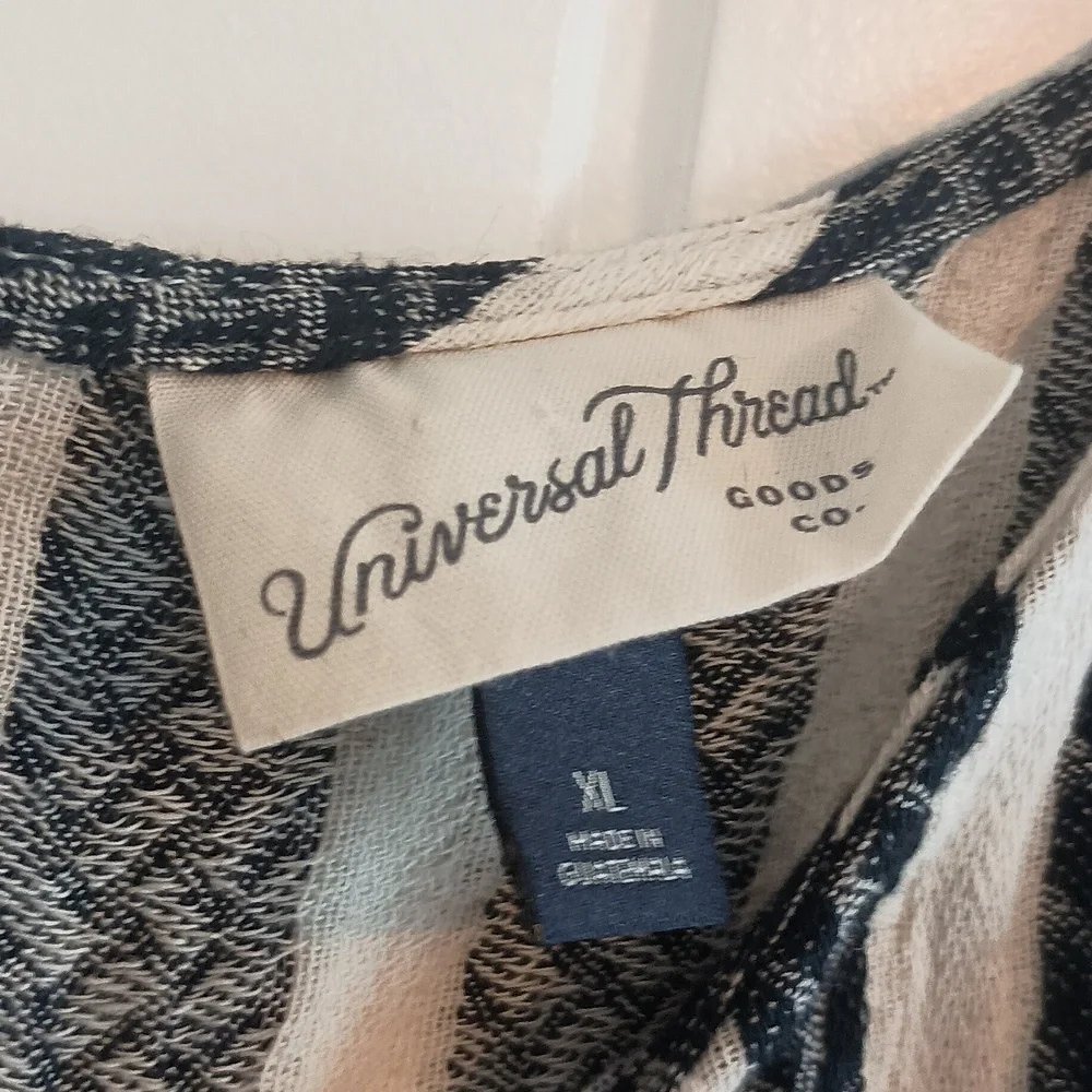 Universal Thread brand new